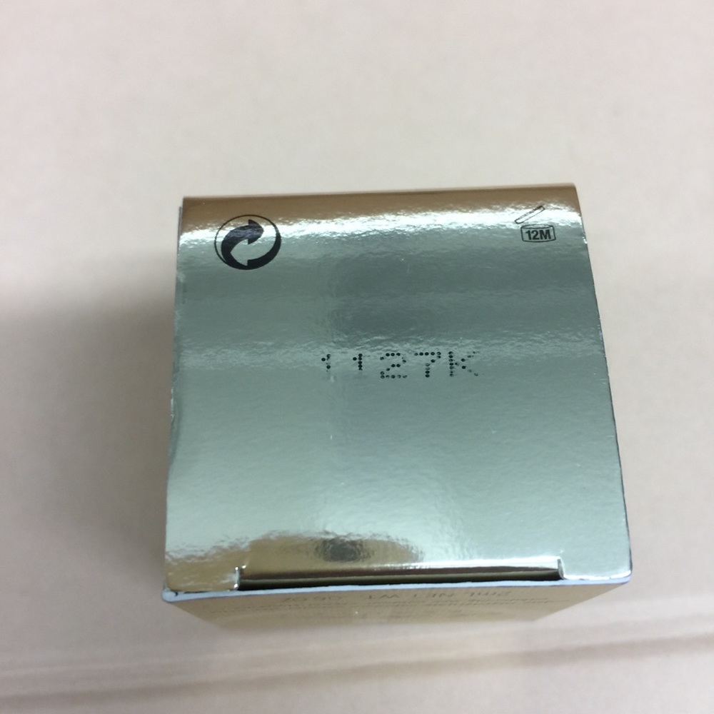 Cle de peau eye contour cream2ml - Picture 2 of 3